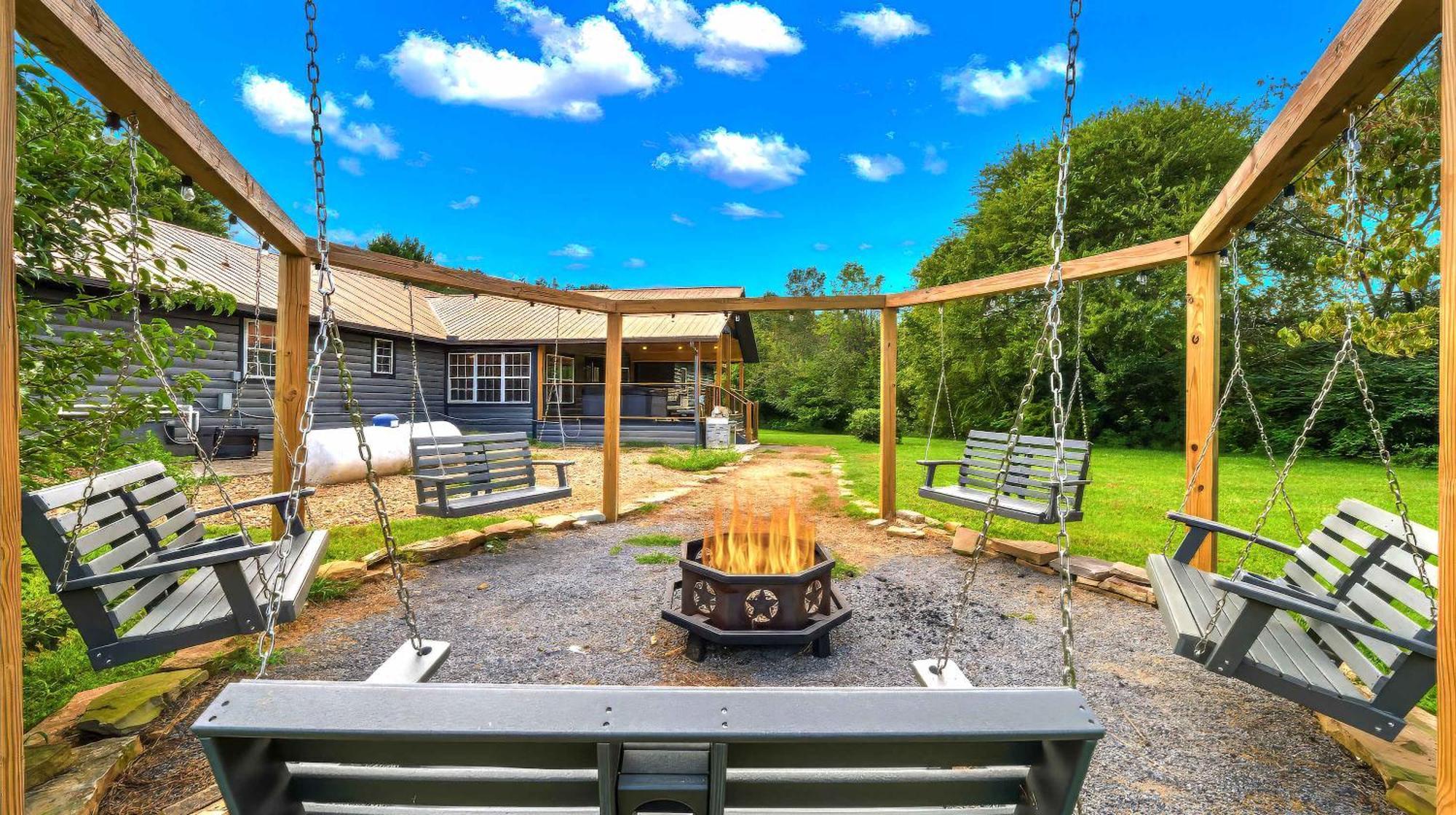 Poolside At Autumn Woods - Pool, Theater, Fireplace, Firepit, Arcade Sevierville Exteriér fotografie